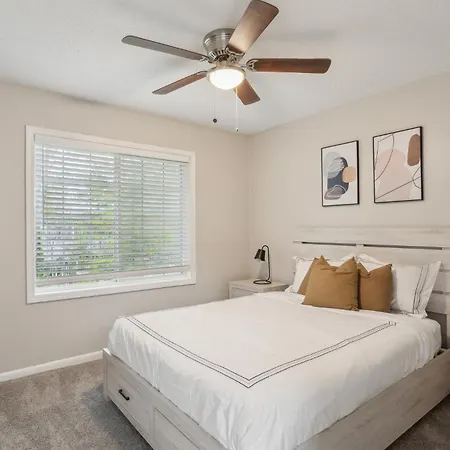 Crest At East Cobb 1830G I Spacious 2Bd 2Bt